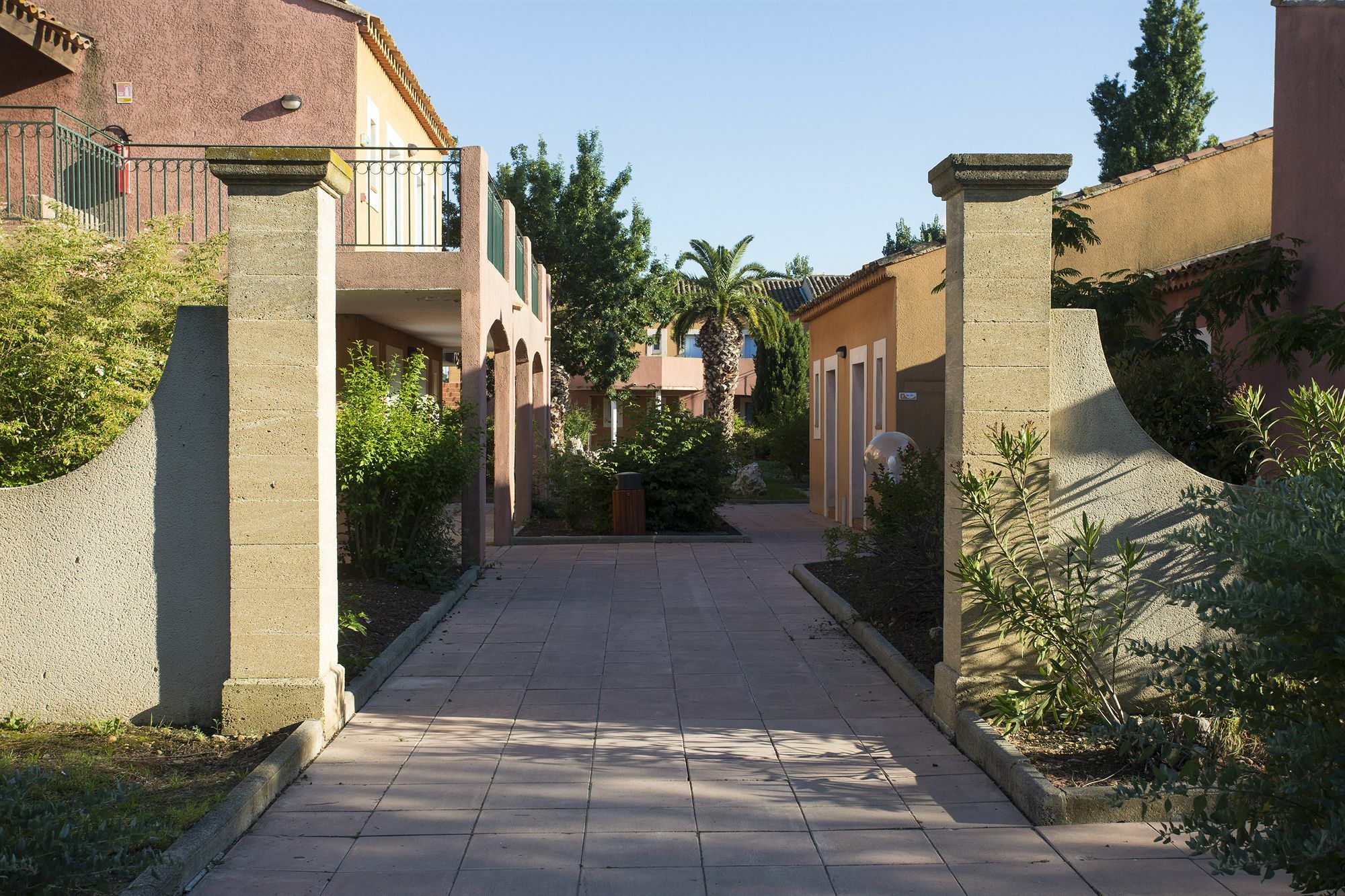 Sowell Residences Les Mazets Arles Exterior foto